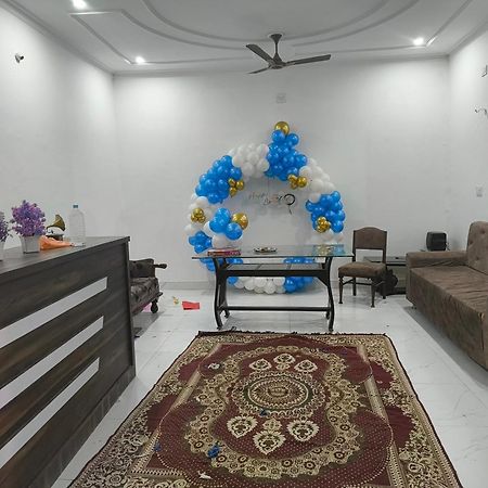 Abhiram Homestay Кгаджураго Екстер'єр фото
