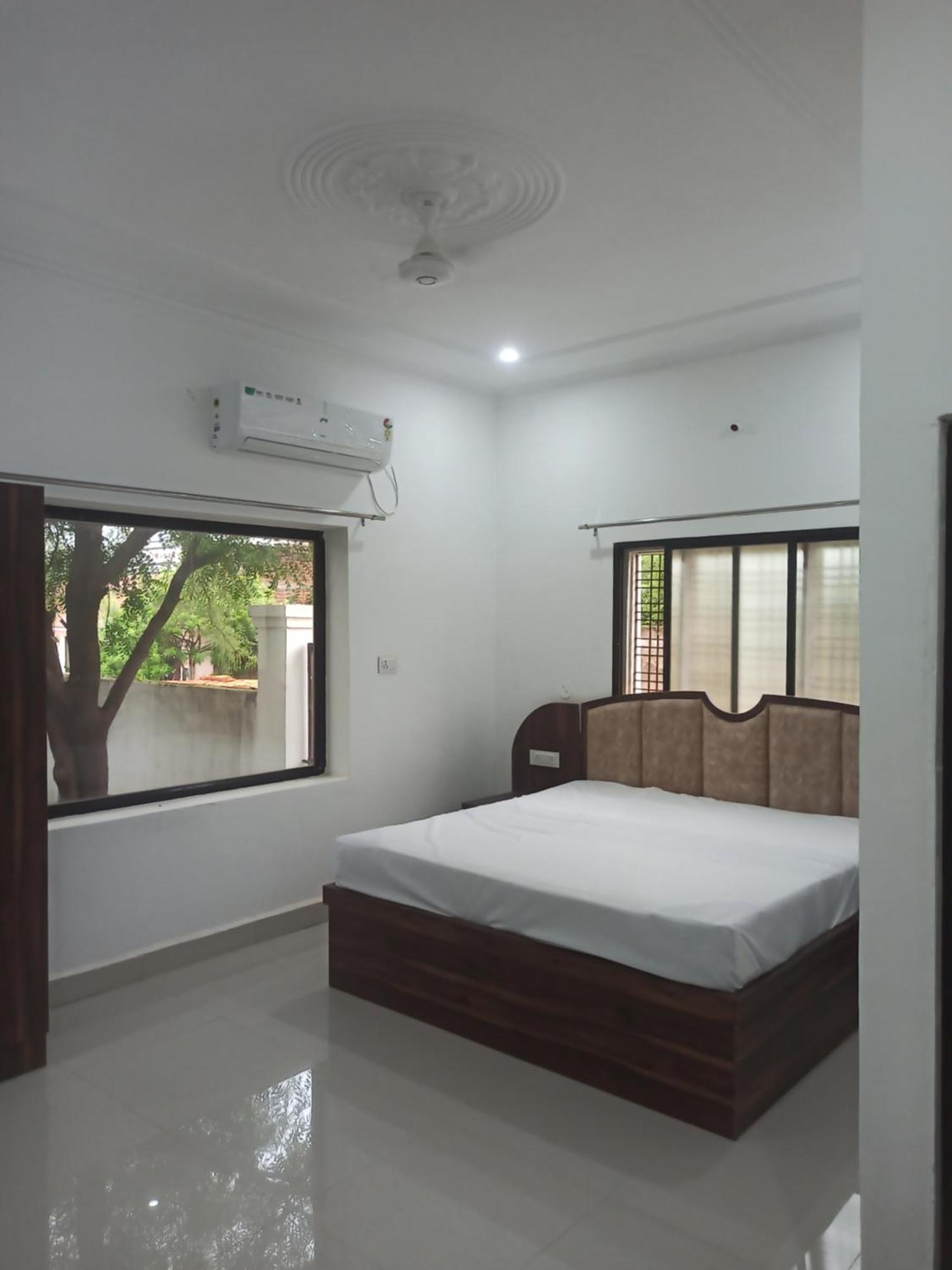 Abhiram Homestay Кгаджураго Екстер'єр фото