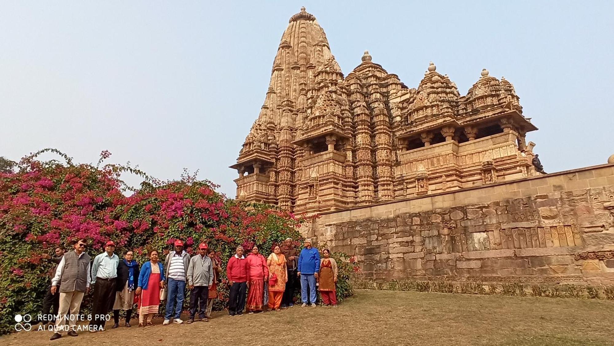 Abhiram Homestay Кгаджураго Екстер'єр фото