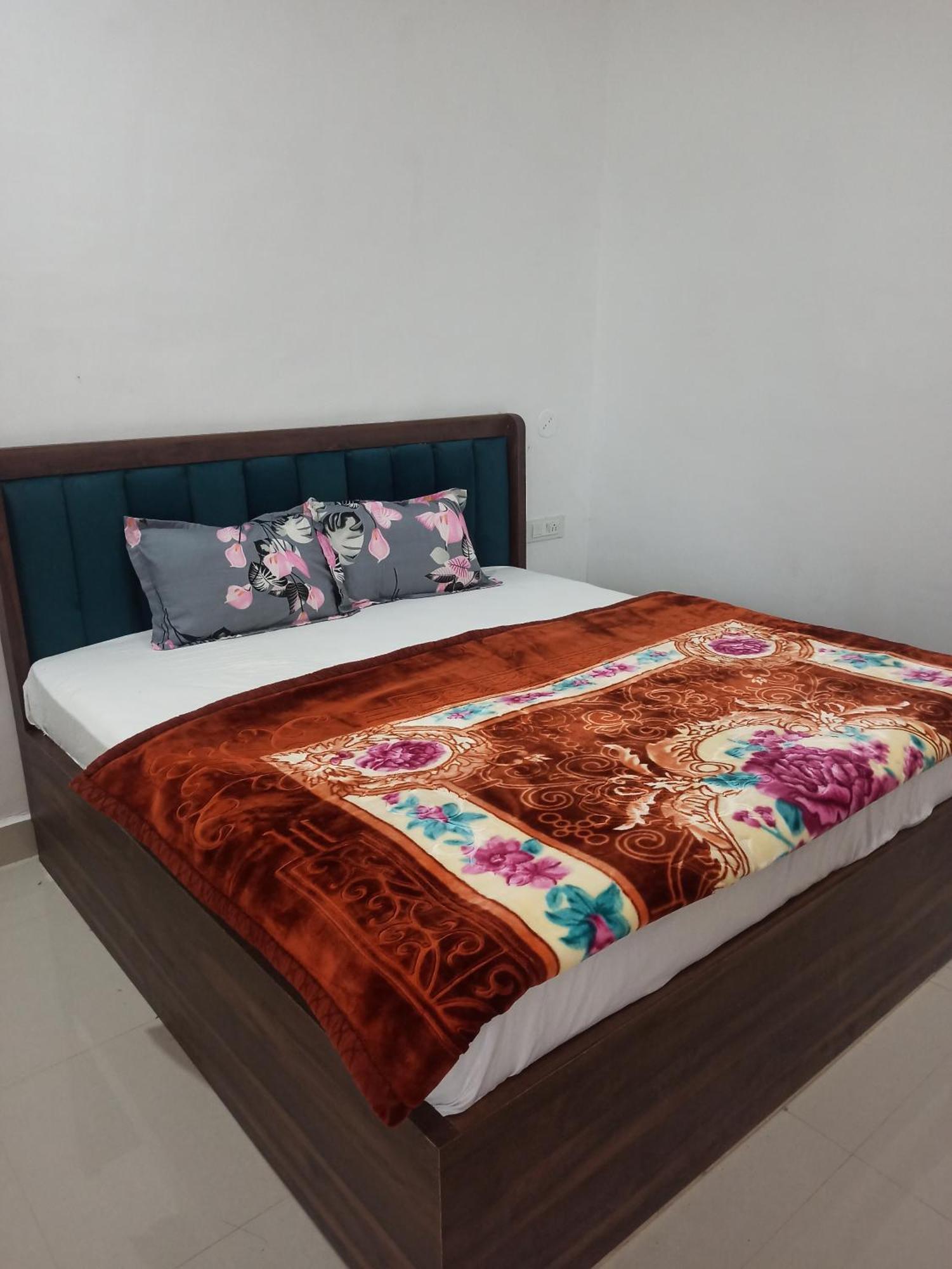 Abhiram Homestay Кгаджураго Екстер'єр фото