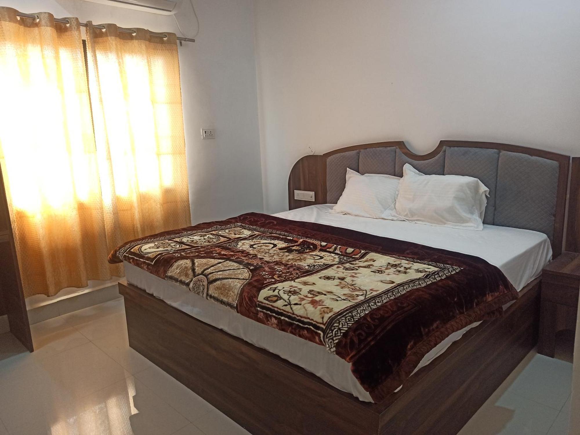 Abhiram Homestay Кгаджураго Екстер'єр фото