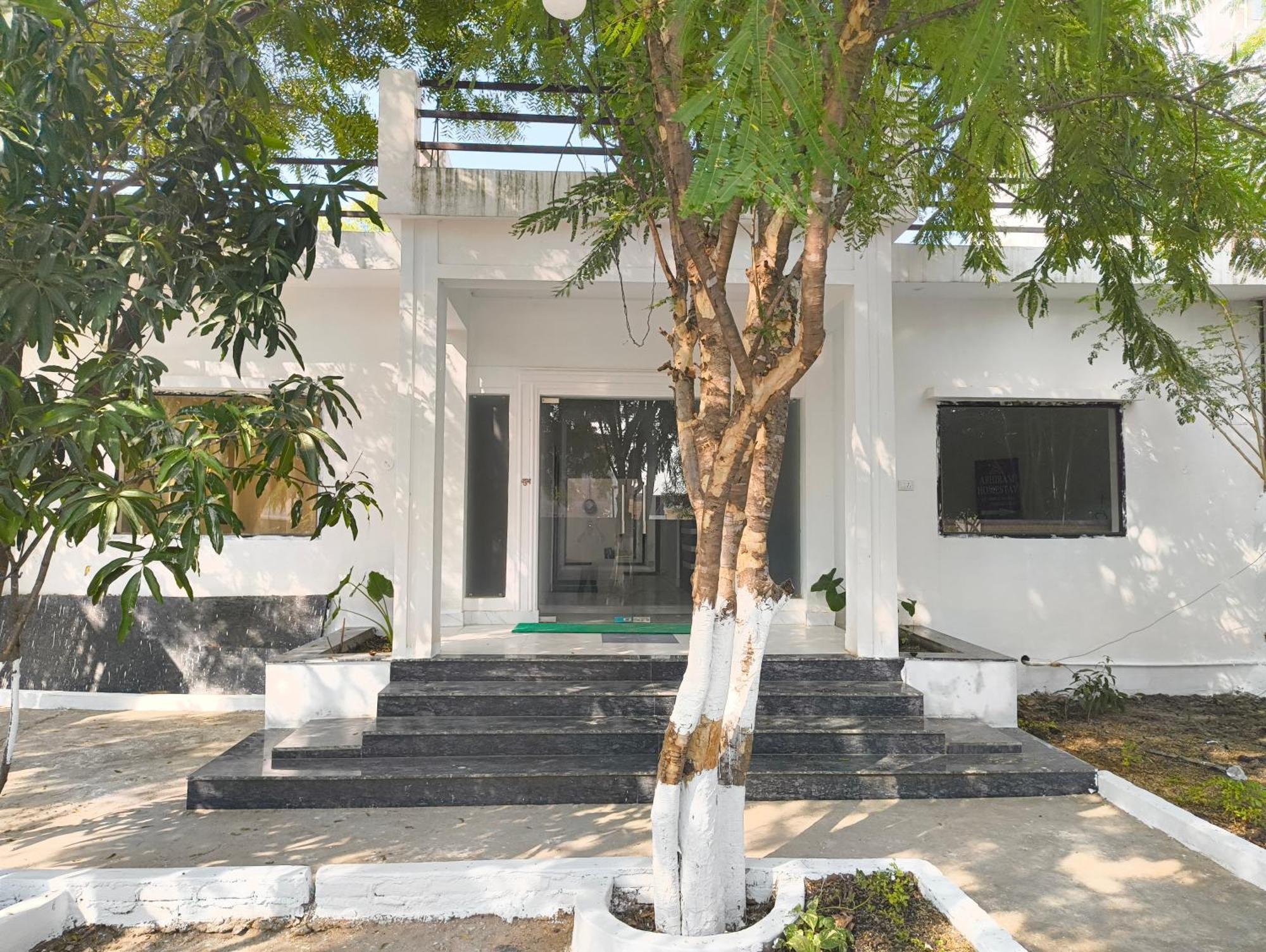 Abhiram Homestay Кгаджураго Екстер'єр фото
