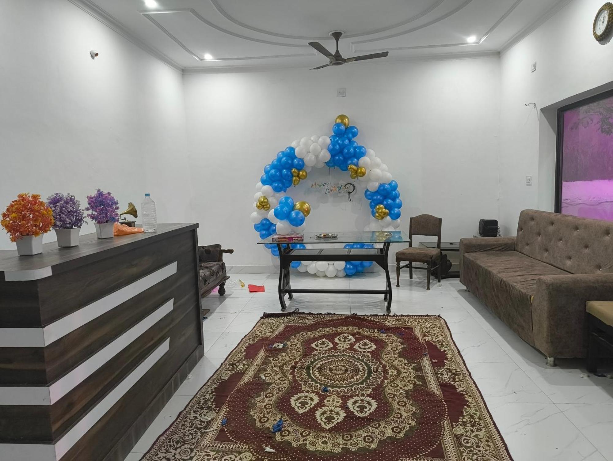 Abhiram Homestay Кгаджураго Екстер'єр фото